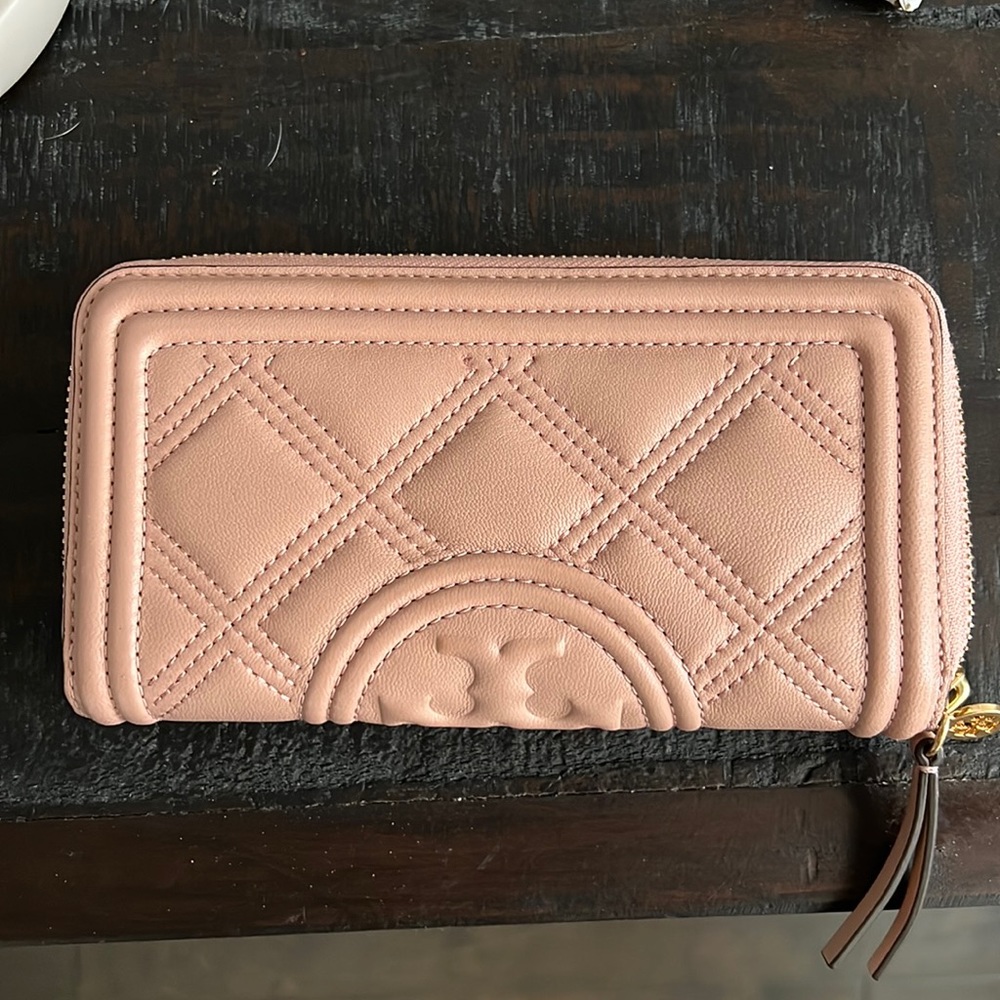 Tory Burch wallet